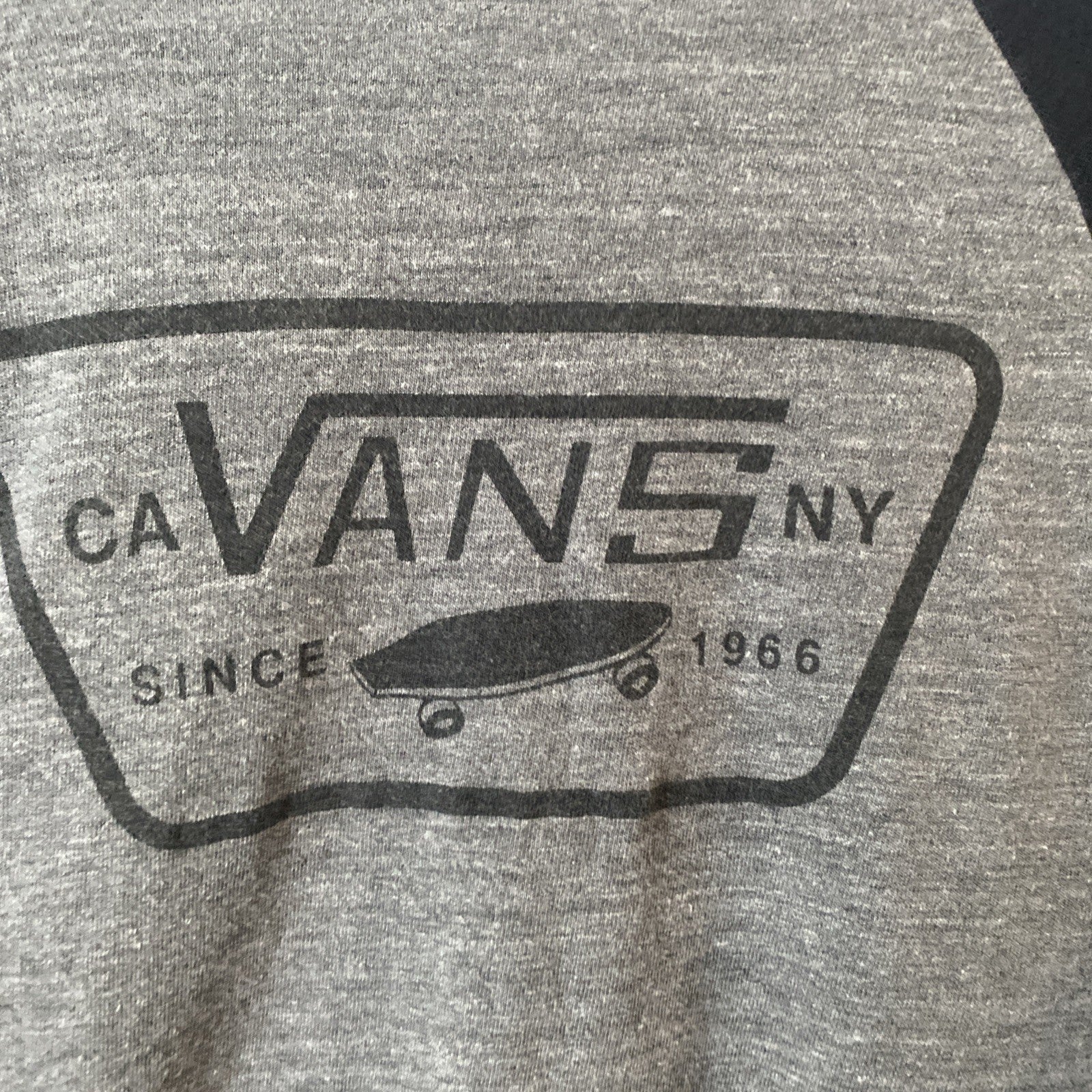 Vans Off The Wall Men’s Long Sleeve Gray  Pullover Logo Shirt Large