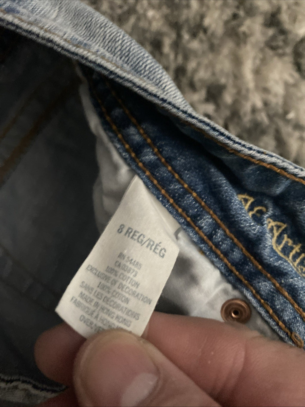 American Eagle Outfitters Women's Size 8 Distressed Jeans. Nice.