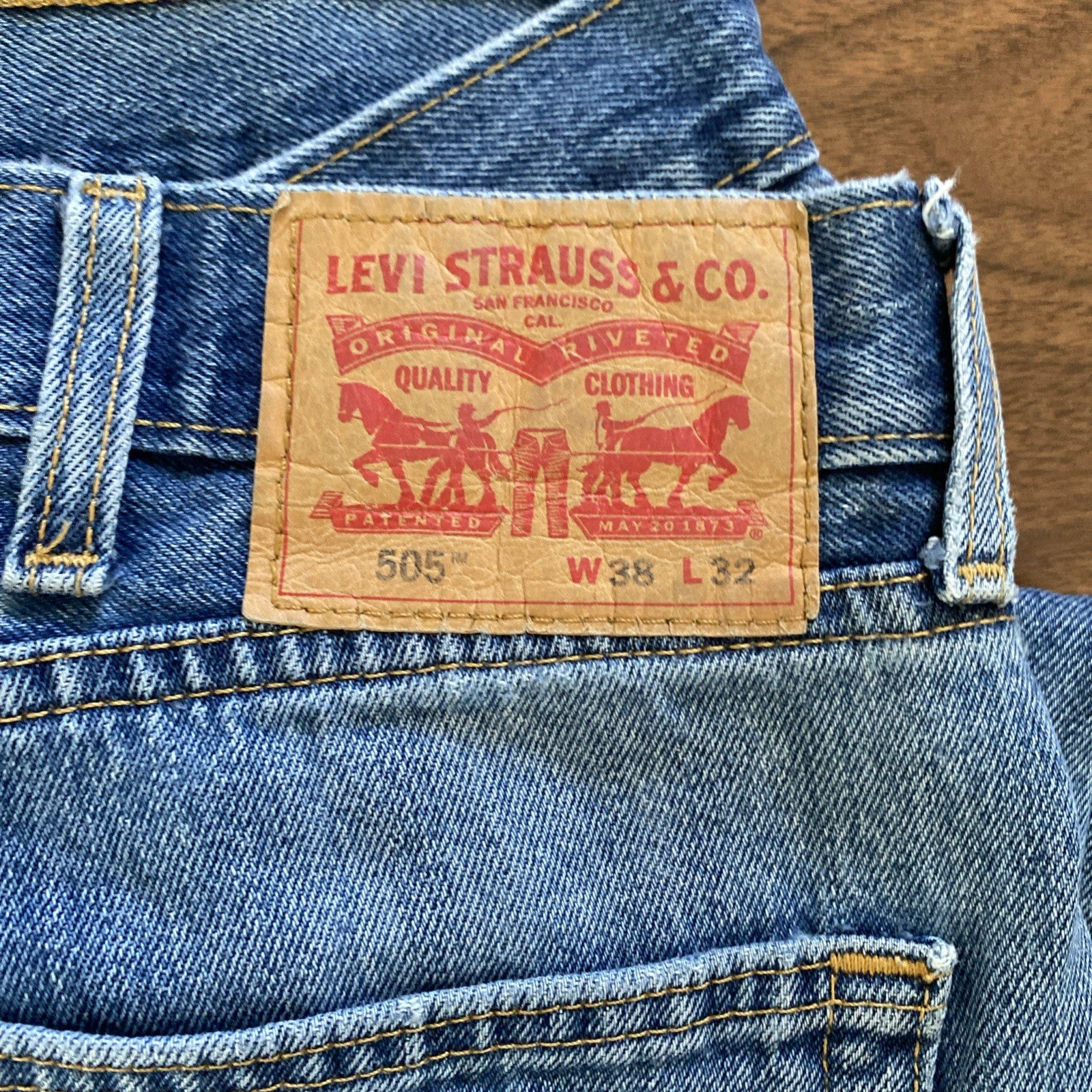 Levi’s 505 Vintage Mens Straight Leg Blue Jeans • Size 38 x 32 Free Shipping