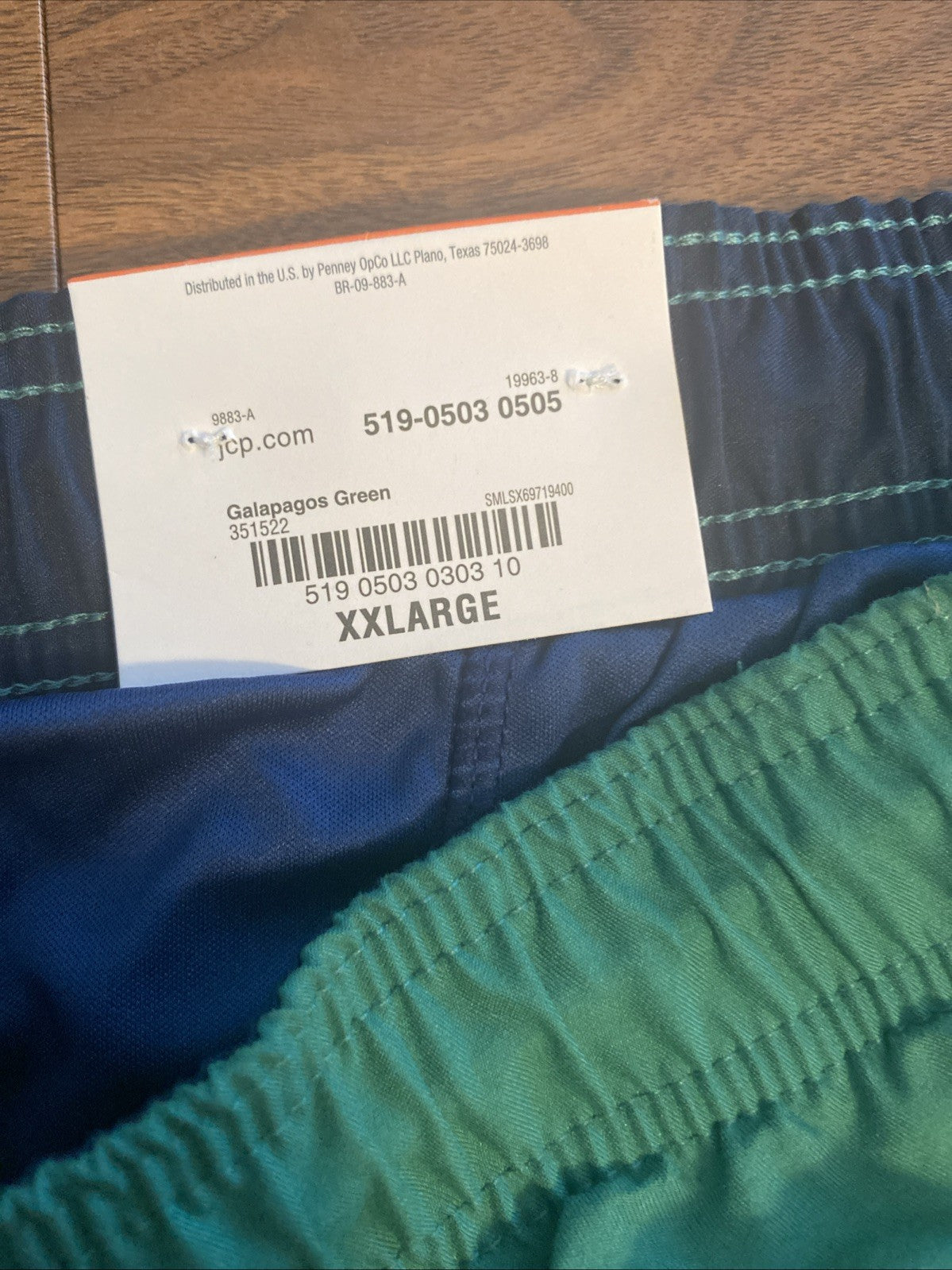 St. John’s Bay men’s 2XL swim trunks NWT