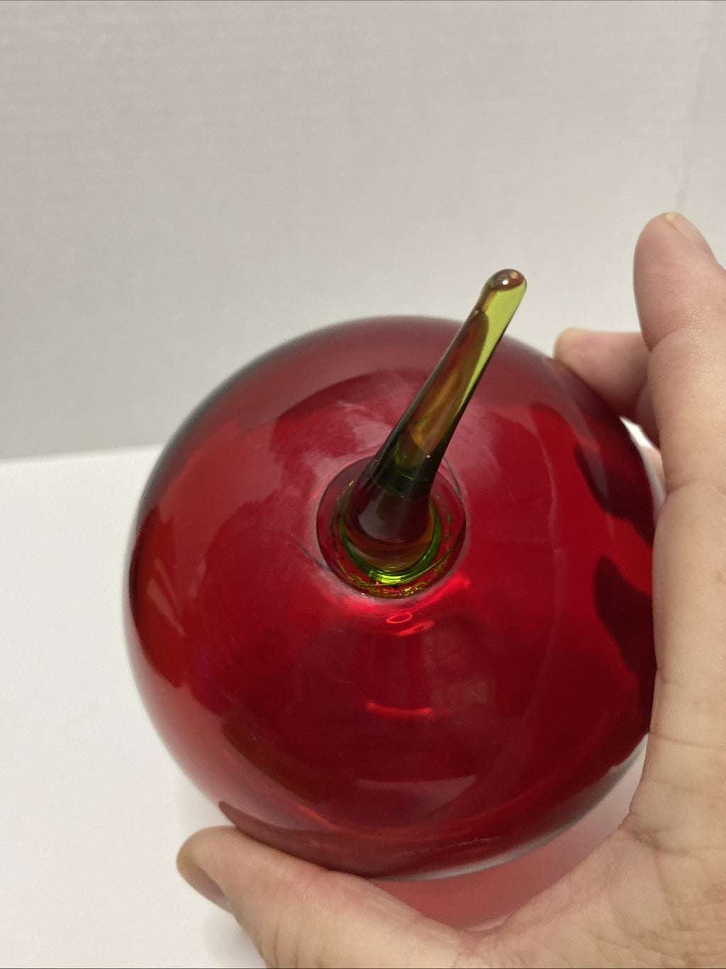 Beautiful Vintage Viking Art Glass Red Apple w/Green Stem 7"H
