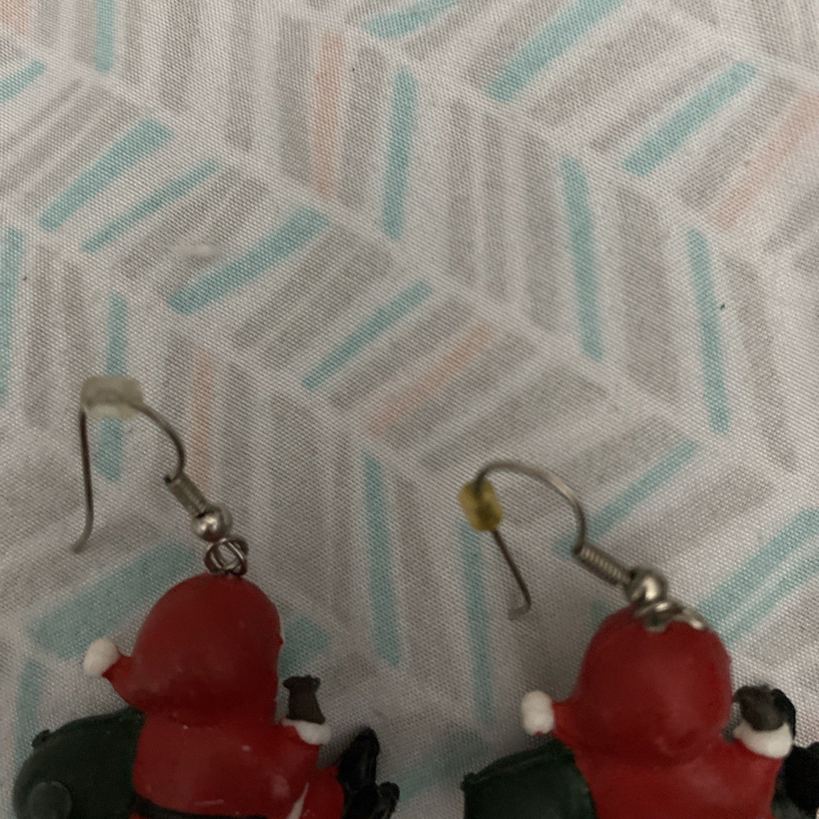 2 Vintage 1" Painted Resin Santa Claus w/Gifts Christmas Earrings