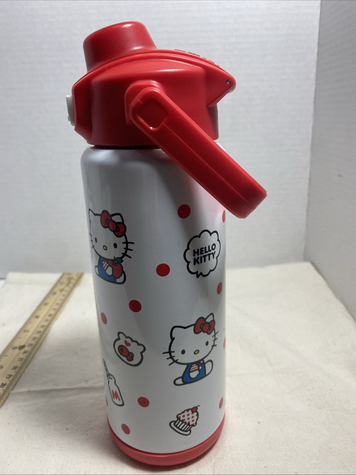 ZAK HELLO KITTY LEAK PROOF 20 0Z DRINK BOTTLE HOT OR COLD INSULATED