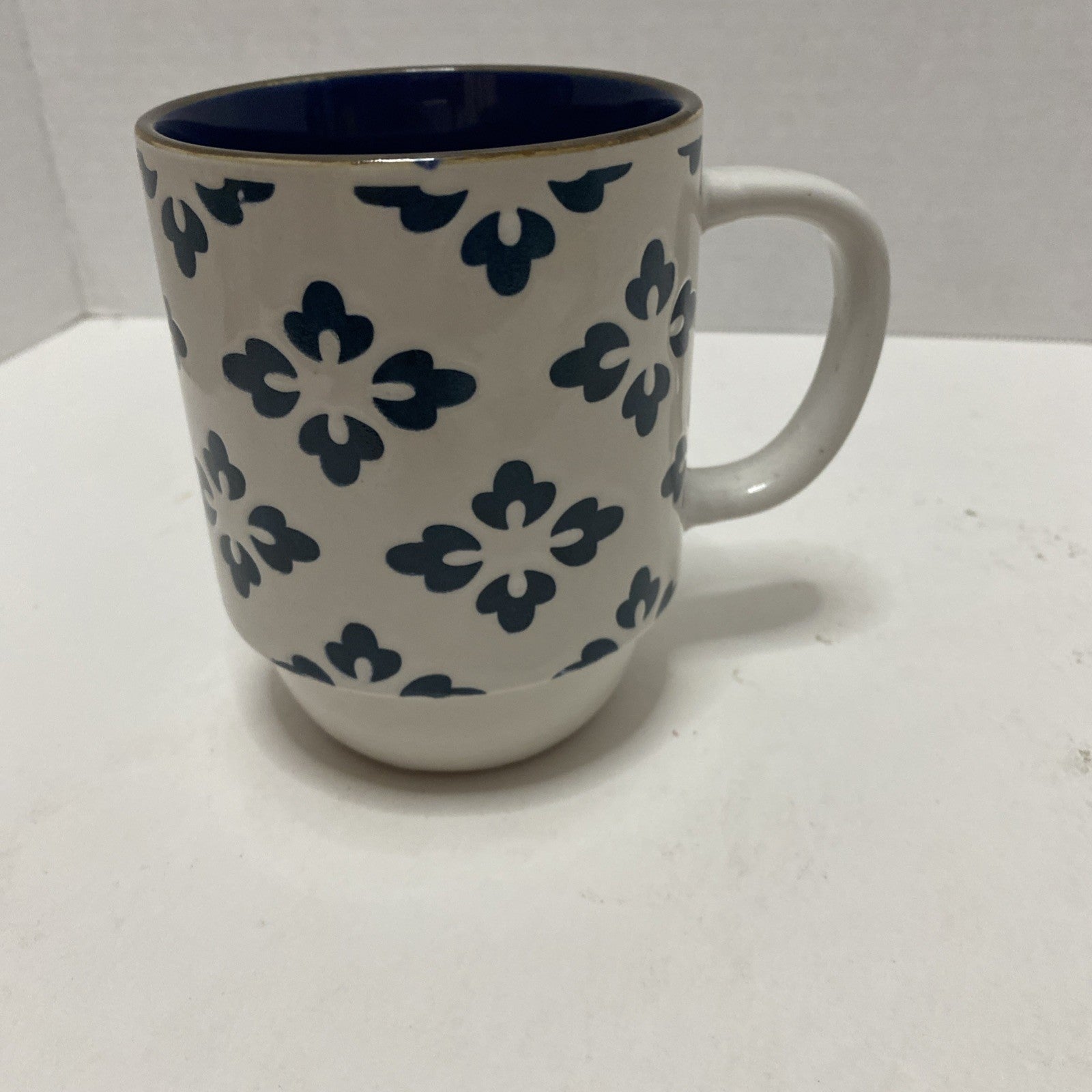 Boston Warehouse Trading Corp Glazed Stoneware  Mug White w/ blue design