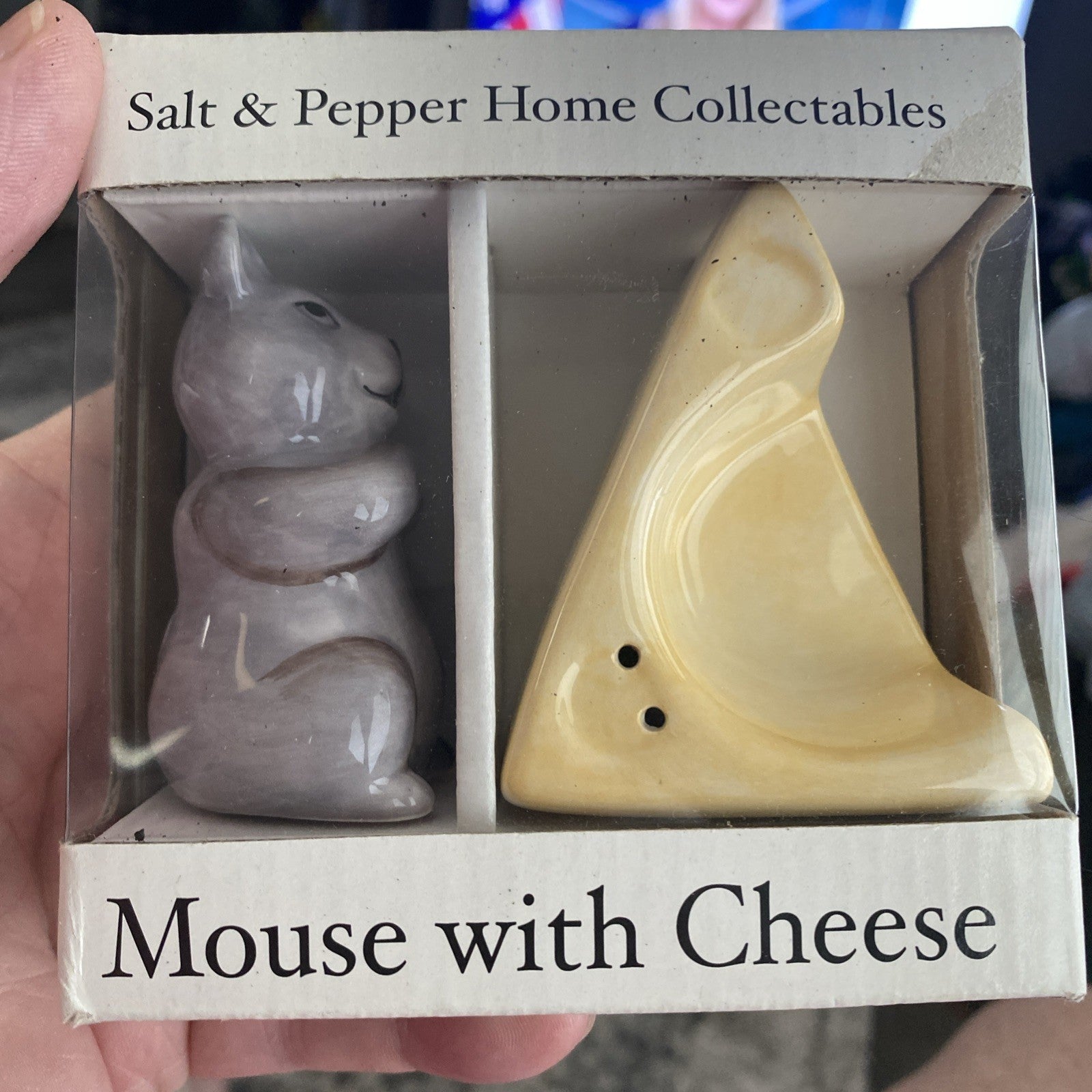Salt and pepper home collectibles mouse with cheese salt and pepper shakers