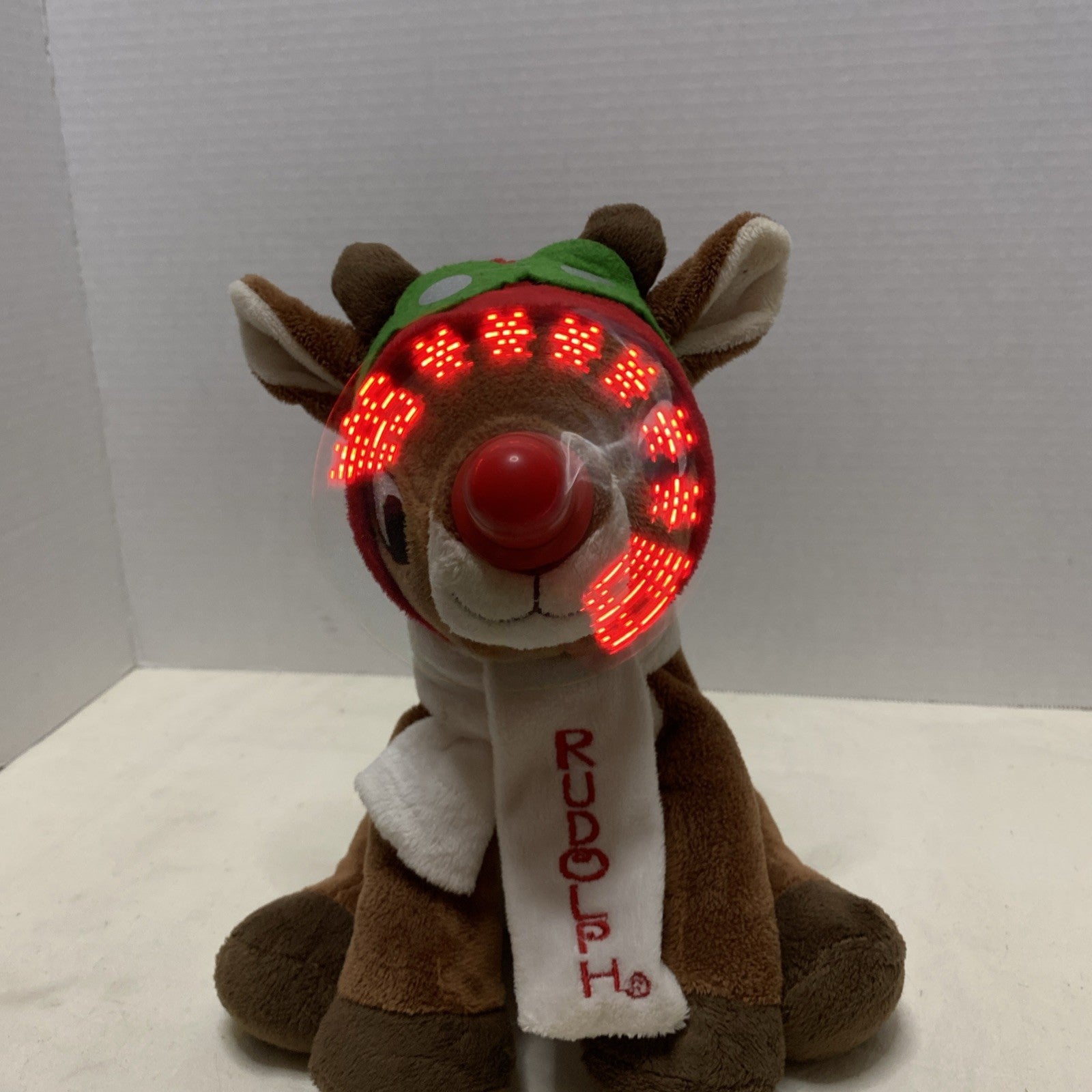 Rudolph The Red Nosed Reindeer Musical With Light Show Spinning Nose ( Works!!)