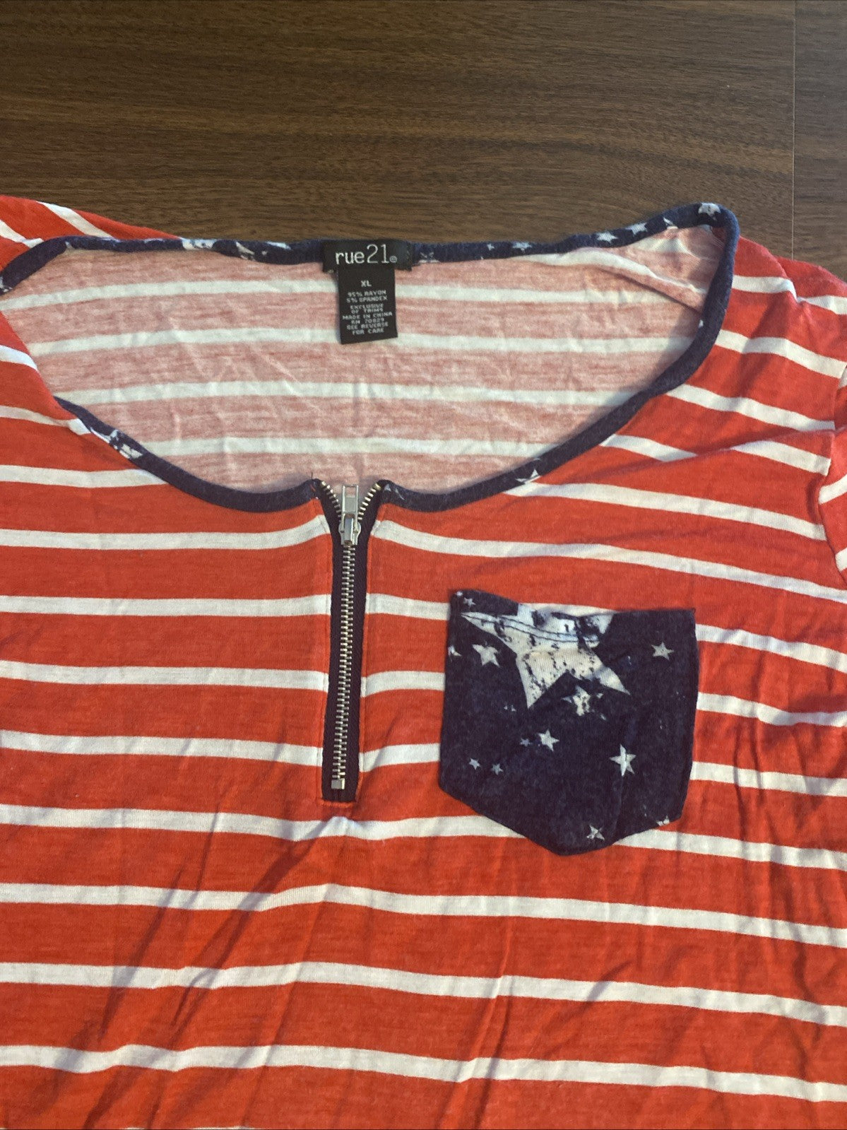 Rue21 Women's Size XL Red White Striped 3/4 Sleeve Zipper Pocket Tee