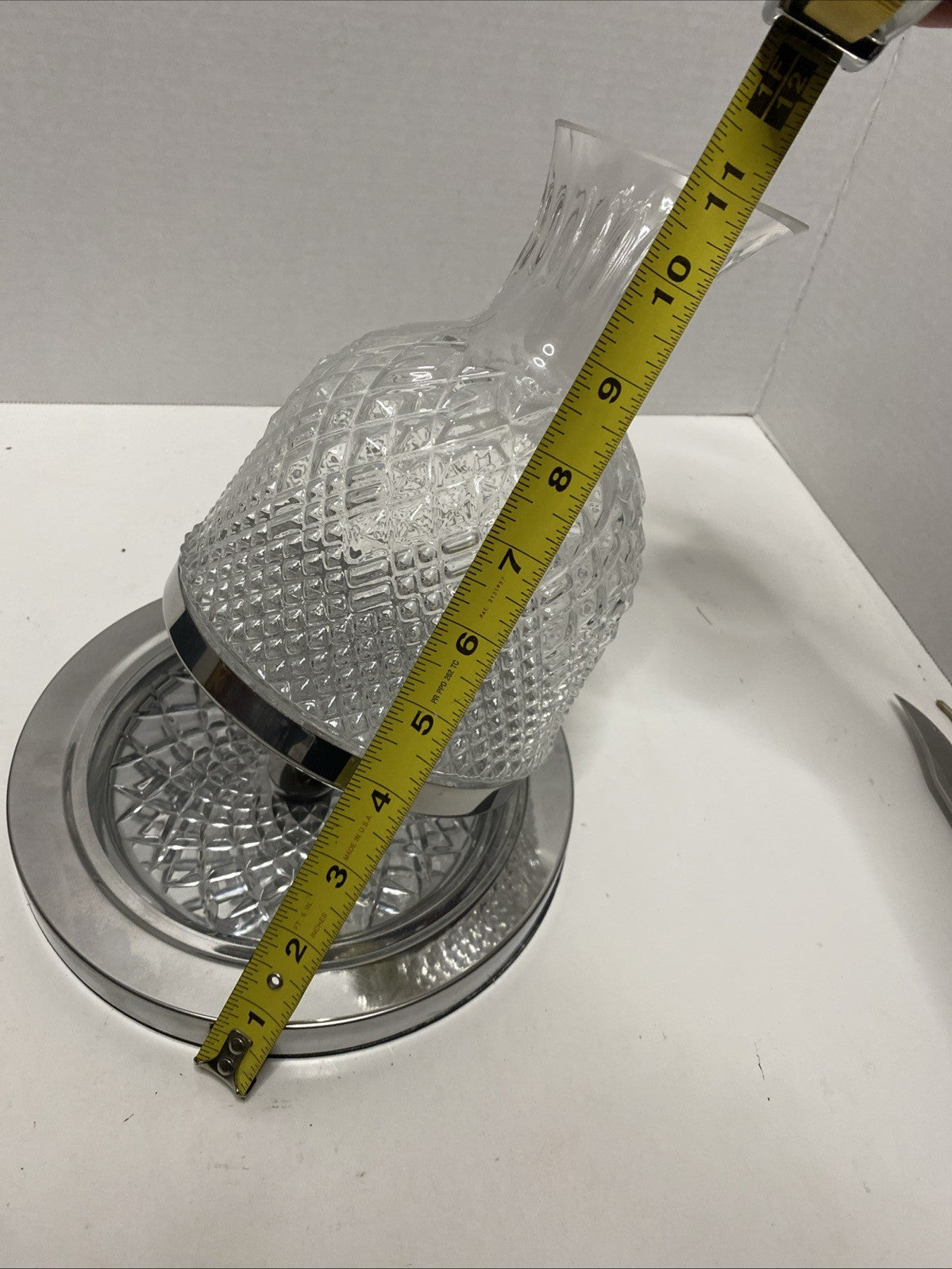 Spinning wine Bourbon Decanter Made Of Glass & Base