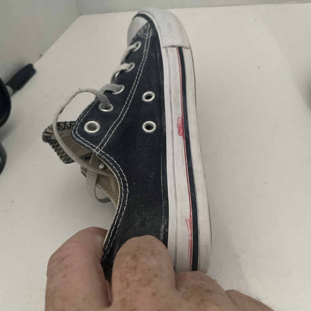Converse All Stars Black And White Sneakers Shoes - Size 2.5