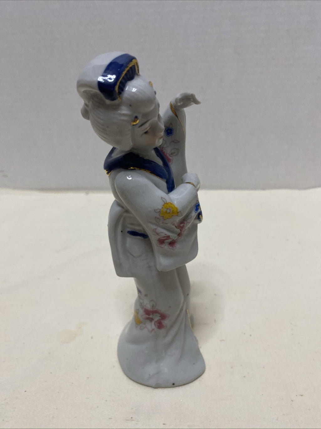 Japanese Woman Figurine Porcelain Blue & White Vintage Gorgeous Asian Display