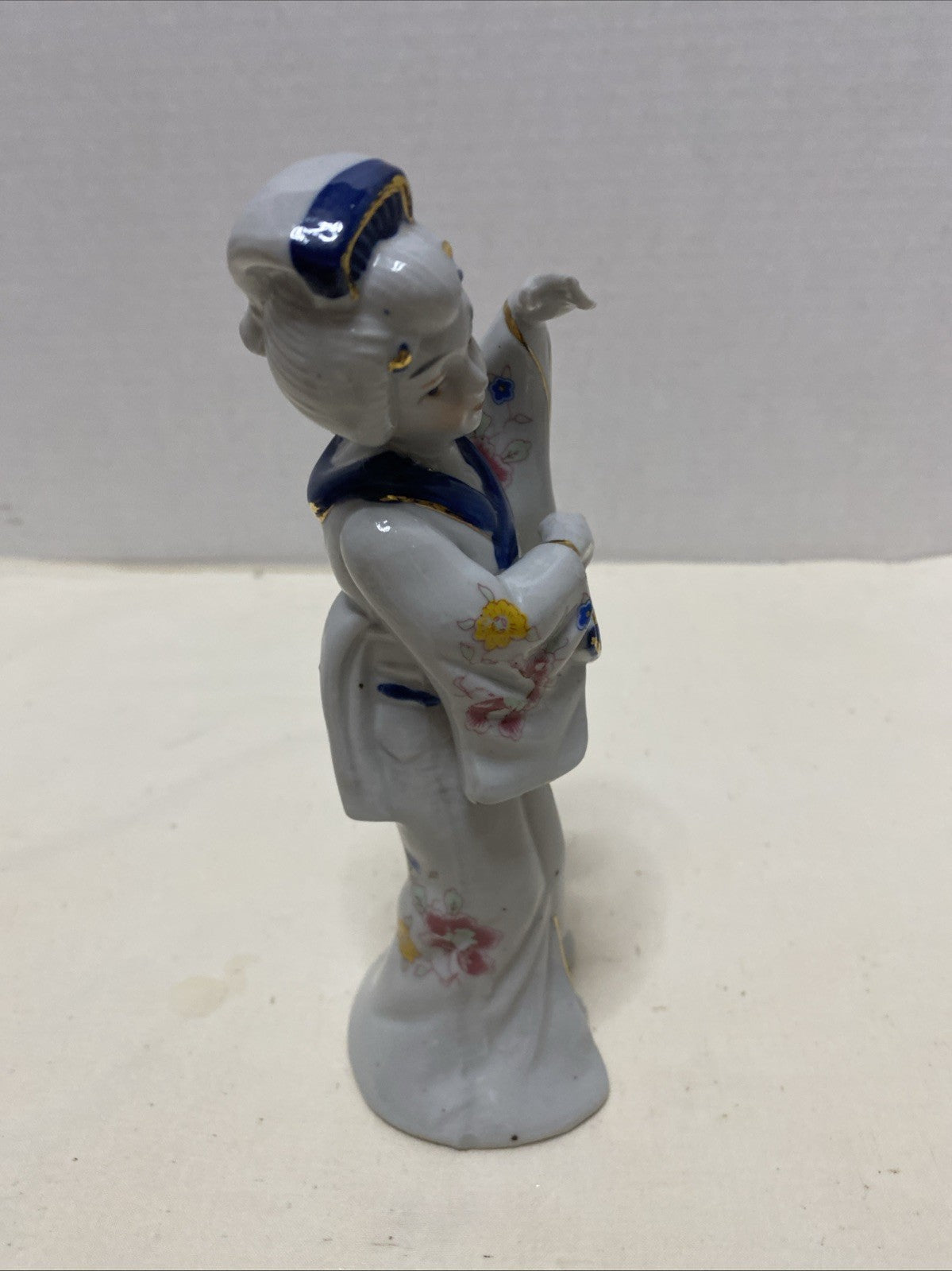 Japanese Woman Figurine Porcelain Blue & White Vintage Gorgeous Asian Display
