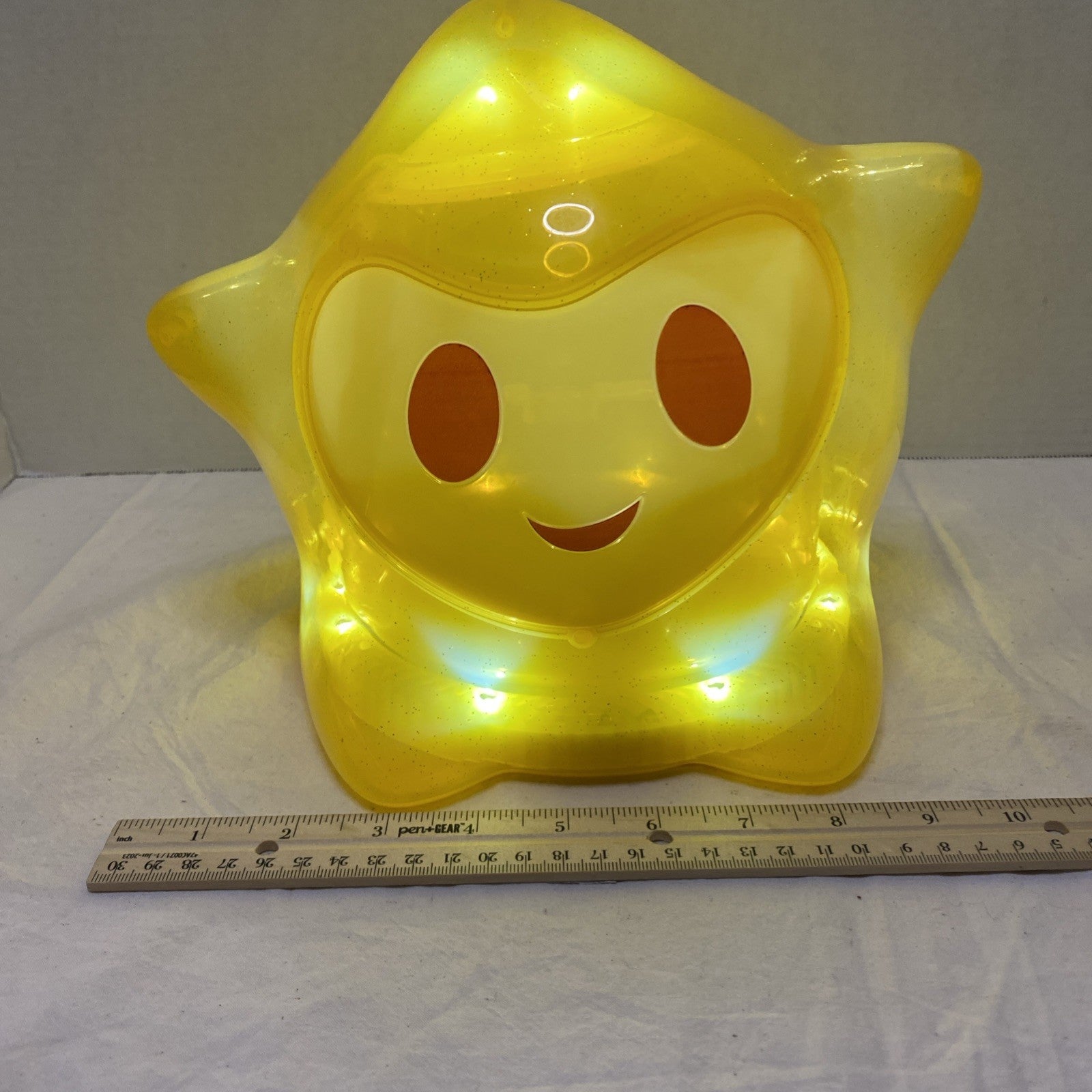 AMC Exclusive 2023 Disney Movie WISH  Star Light-Up Popcorn Bucket