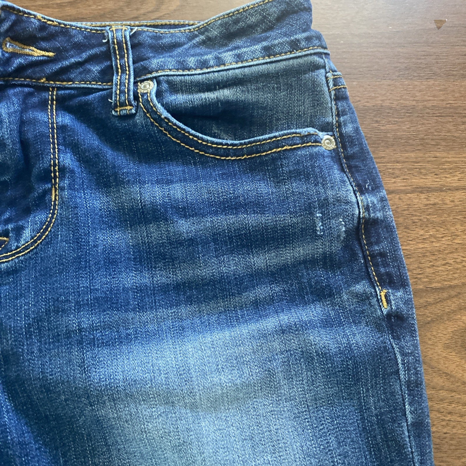 Maurices Jeans Womens 9/10 Blue Medium Wash Slim Straight Leg Distressed