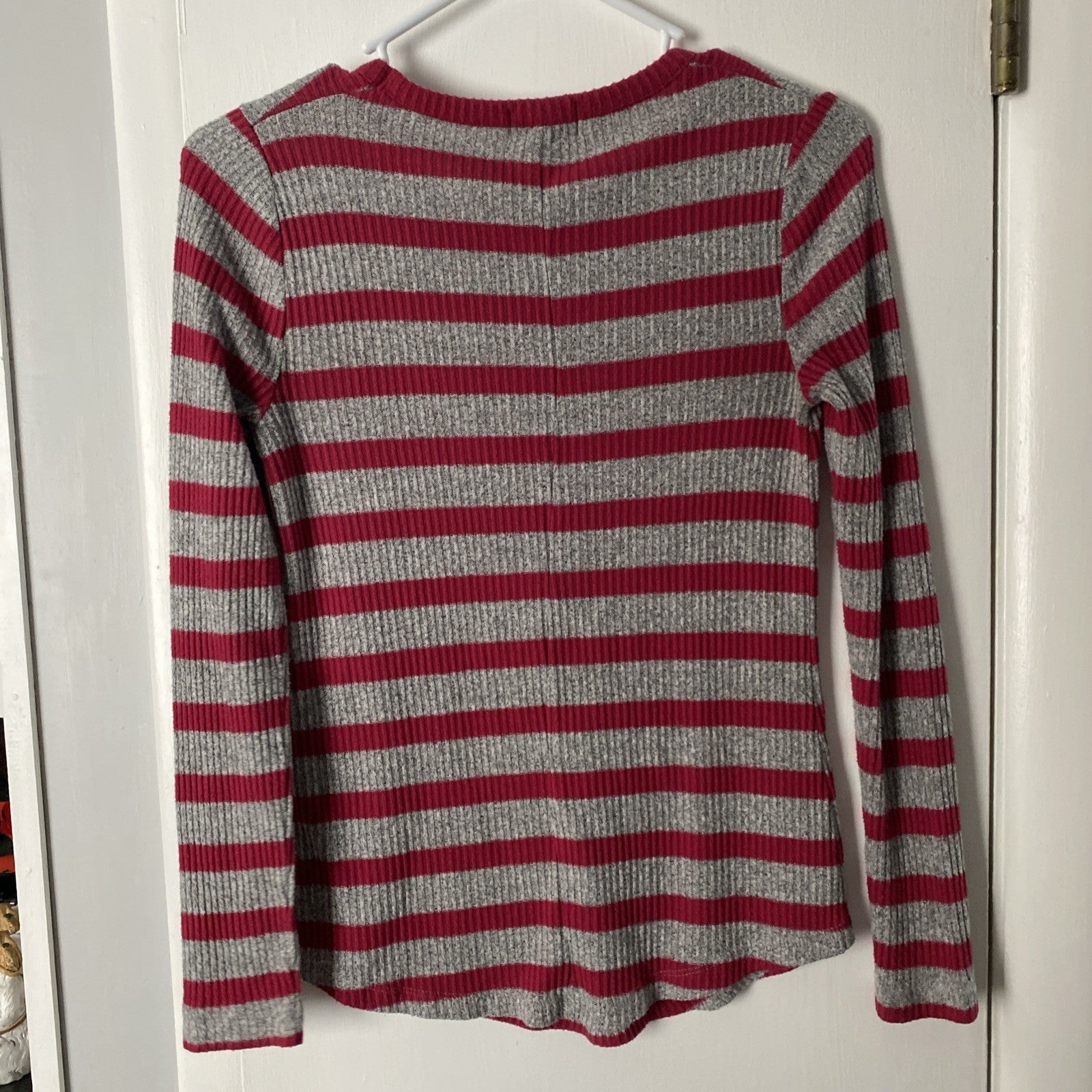 Old Navy Sweater Womens Extra Small Red Gray Causal Cozy Lounge Capsule Classic