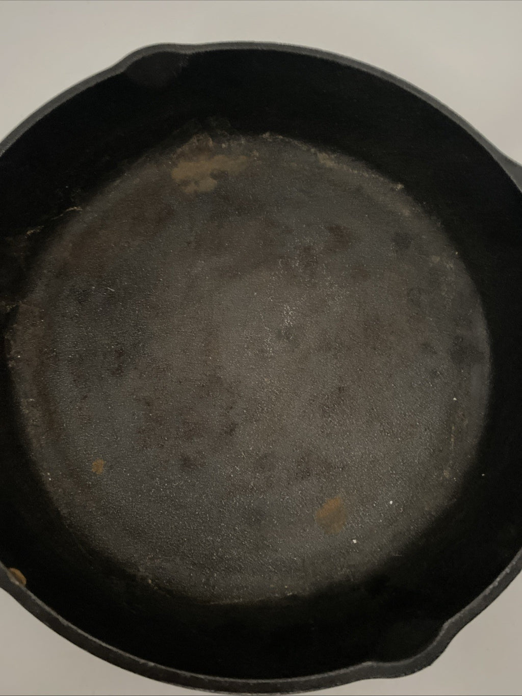 Yellowstone Cast Iron 10” Skillet Pan w/ Double Spouts Made in USA Used