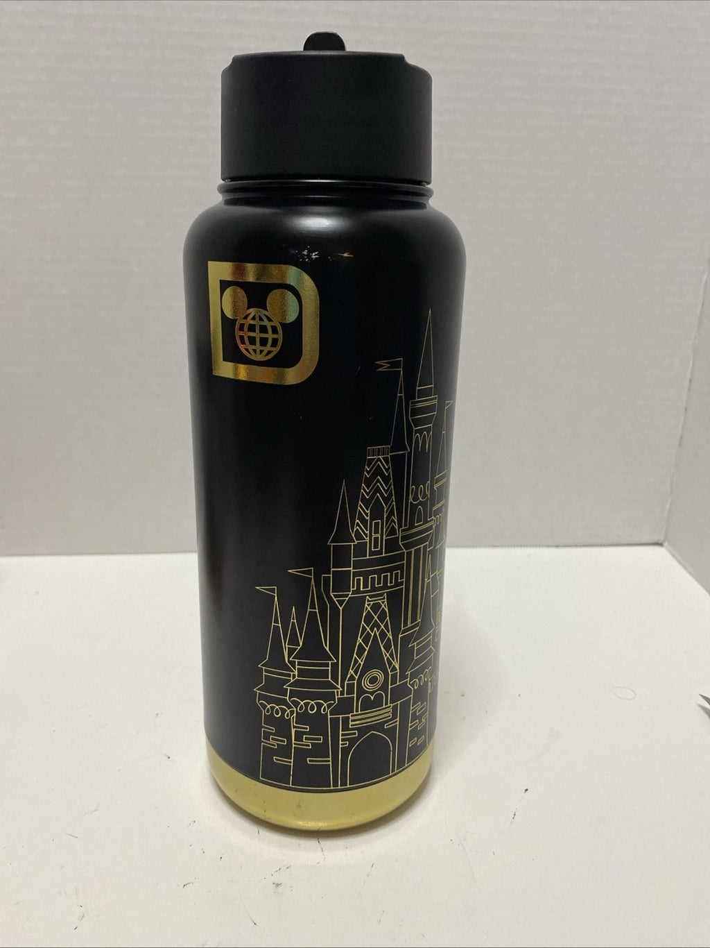 Walt Disney World Cinderella Castle Black & Gold Outline 31.5 oz Tumbler Bottle