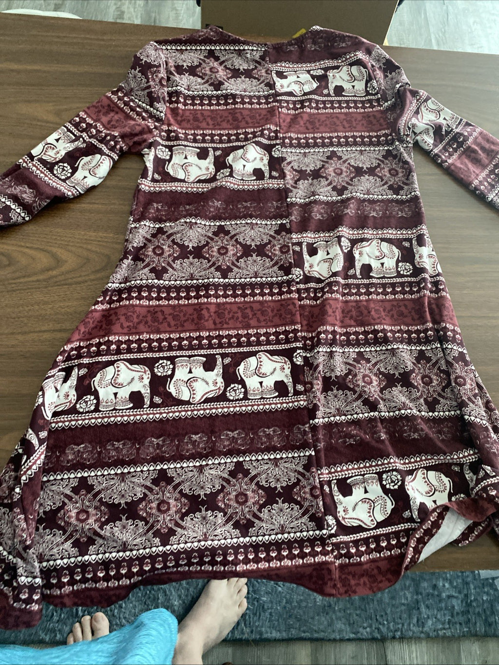 Rue 21 women’s medium long sleeve long T-shirt elephant pattern