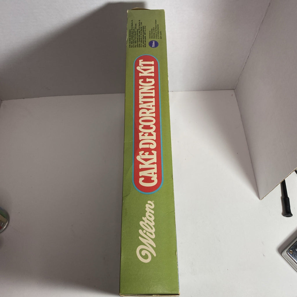 VTG CHRISTMAS WILTON CAKE DECORATING KIT SANTA SNOWMAN BAKING PAN