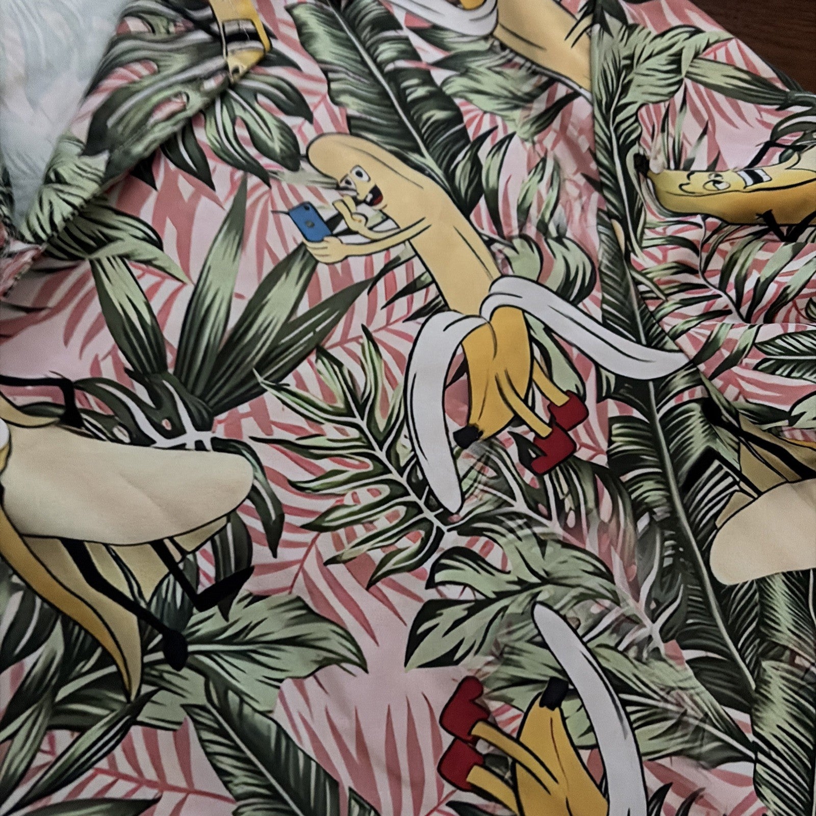 Men’s Extra Large Hawaiian Button-Down Short Sleeve Shirt Happy Banana Print