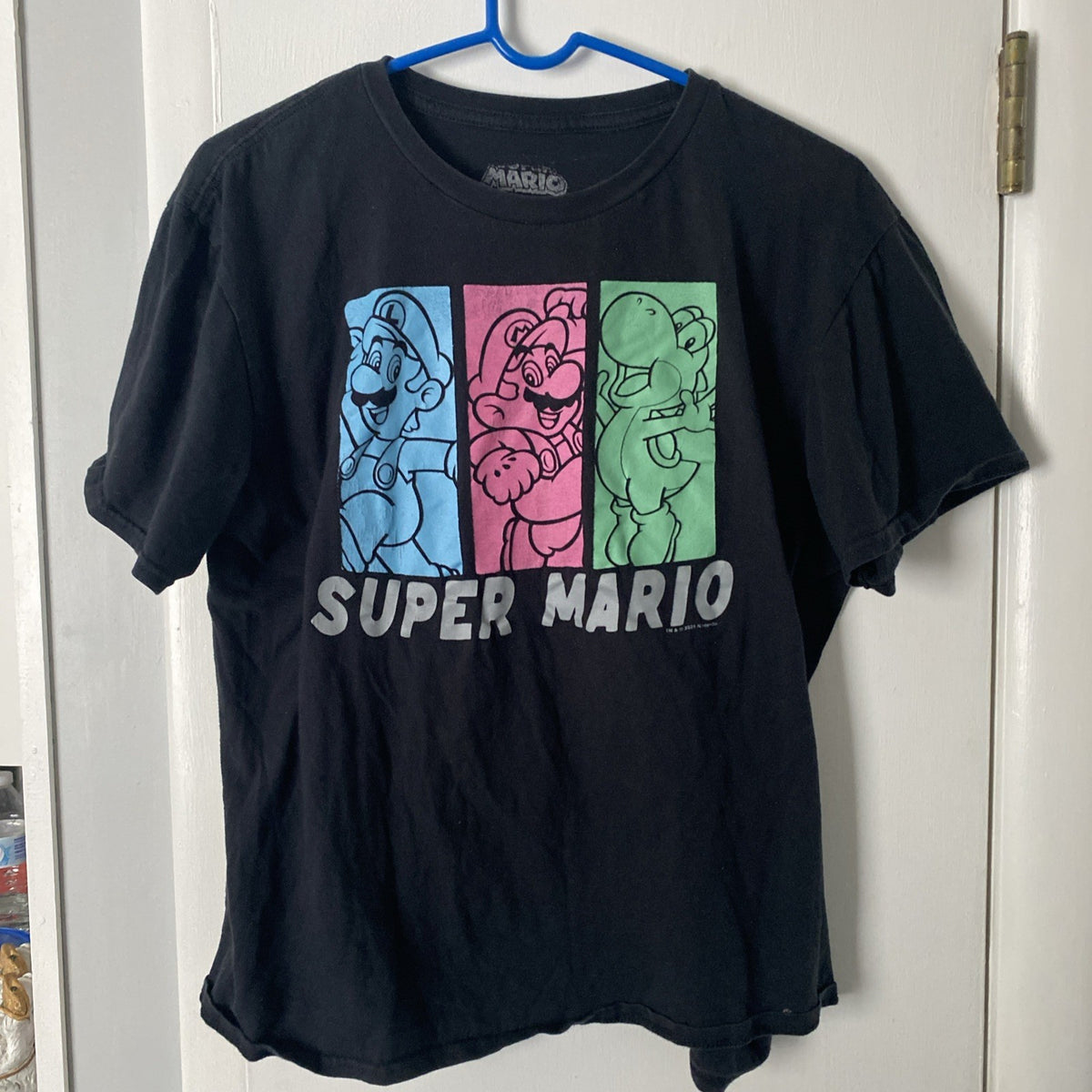 Super Mario Men's Multicolor Graphic Tee Mario Luigi Yoshi Medium Short Sleeve 
