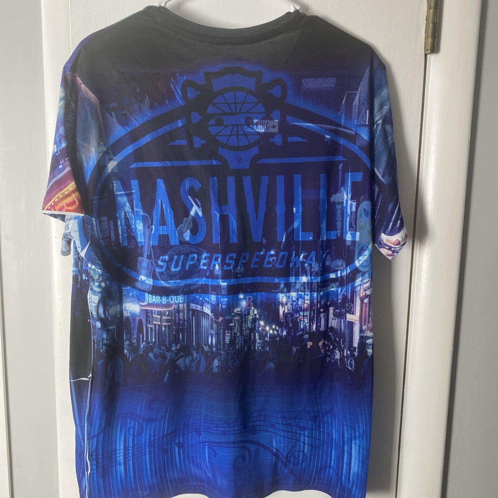Nashville Speedway image T-shirt size medium men’s