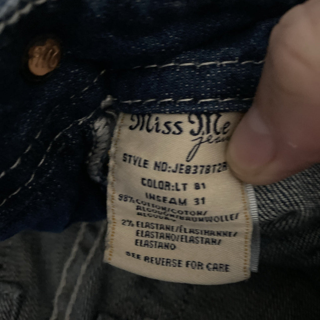Miss Me Straight Jeans Women’s size 25" X 31" (cut To 25) inseam Free Shipping