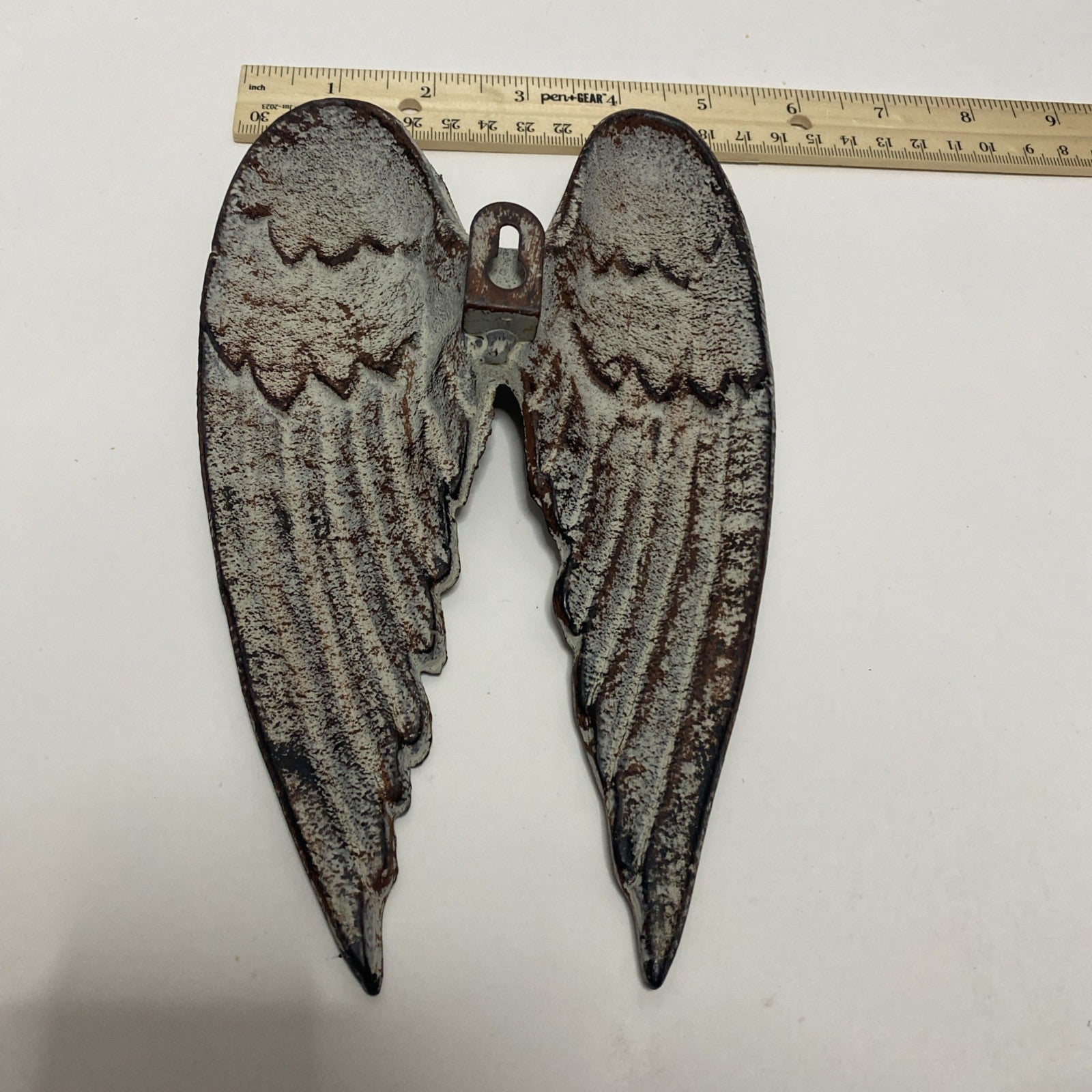 ANGEL WINGS WALL DECOR CAST IRON METAL DISTRESSED RETRO HANGING DECORATION.