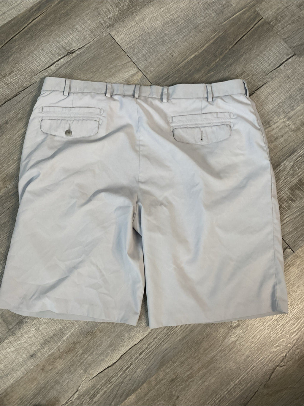 Joseph a banks Leadbetter golf size 42 cargo shorts gray
