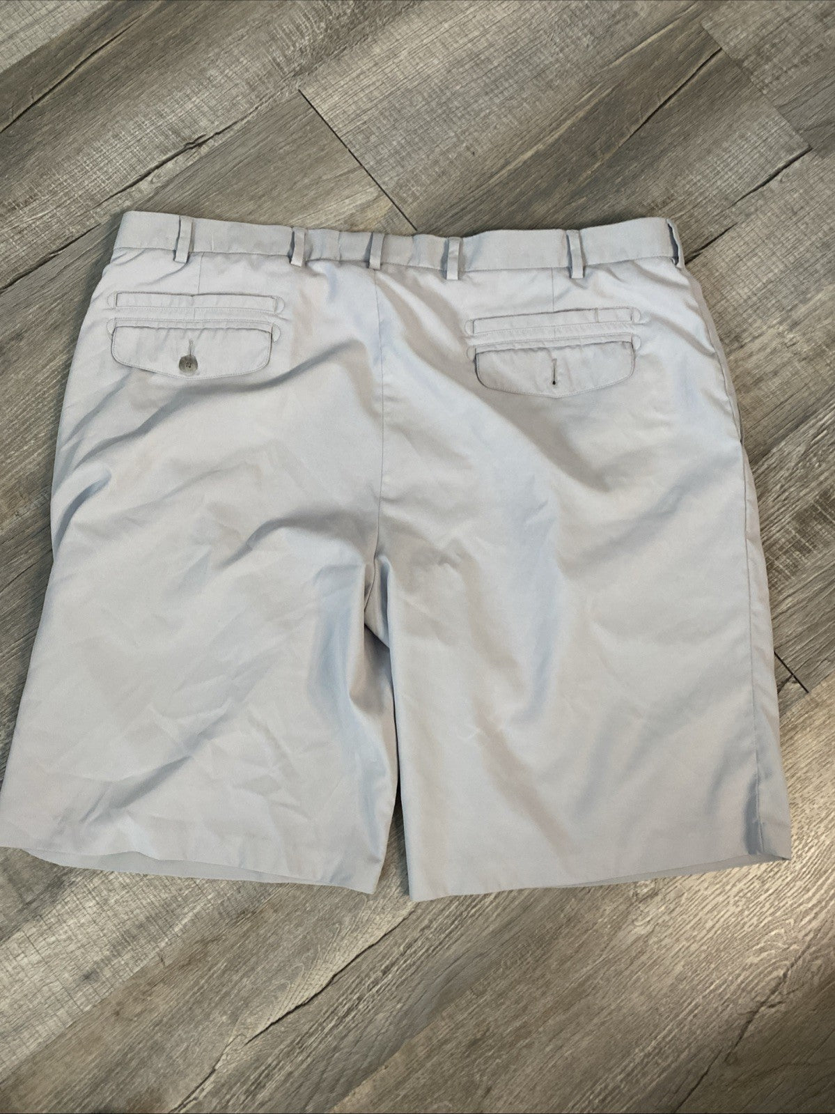 Joseph a banks Leadbetter golf size 42 cargo shorts gray