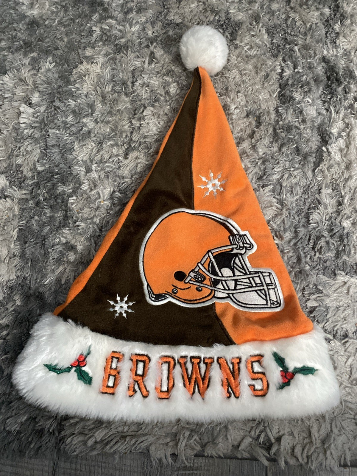 VTG, "CLEVELAND BROWNS," Brown/White NFL XMAS Cap, (12" x 16") Pre-Owned
