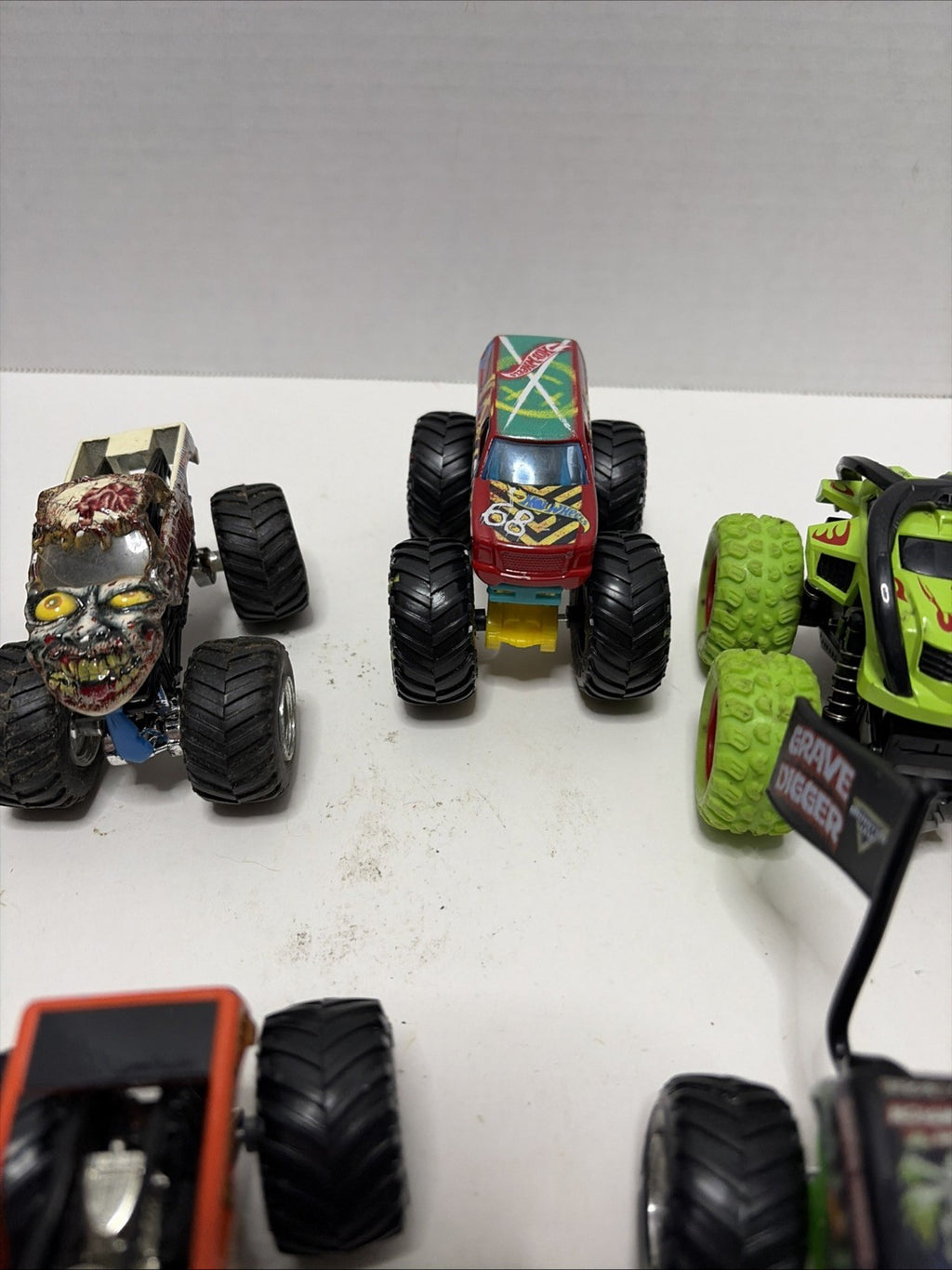 Monster Jam Lot Of 8 Diecast 1:64 Scale Monster Trucks