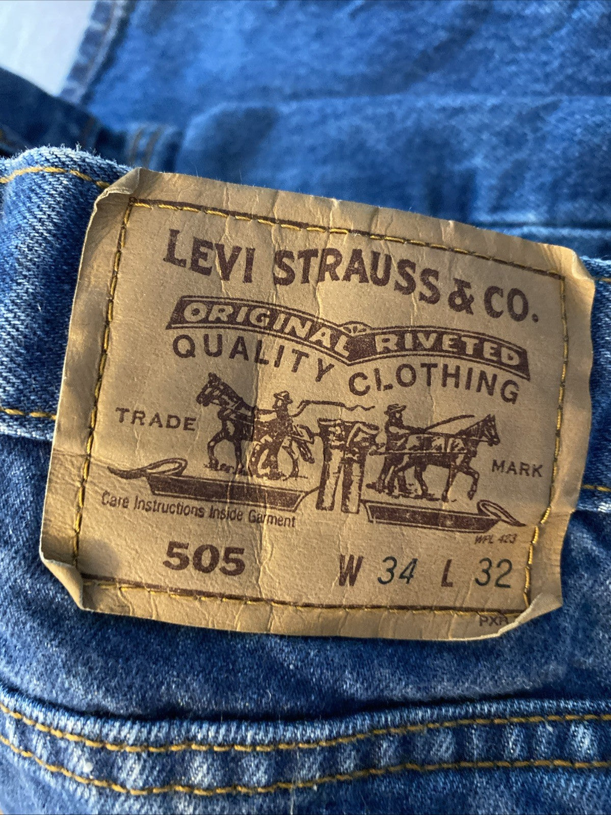 Levis 505 Jeans Men 34 X 32  Blue Straight Distressed Touches Of Paint
