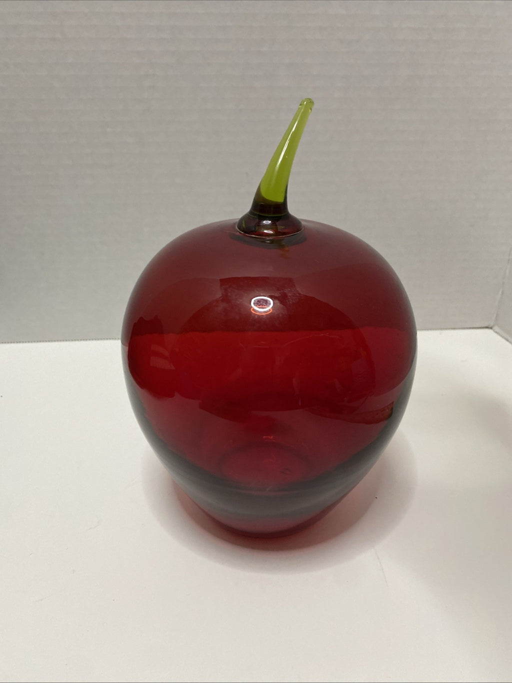 Beautiful Vintage Viking Art Glass Red Apple w/Green Stem 7"H