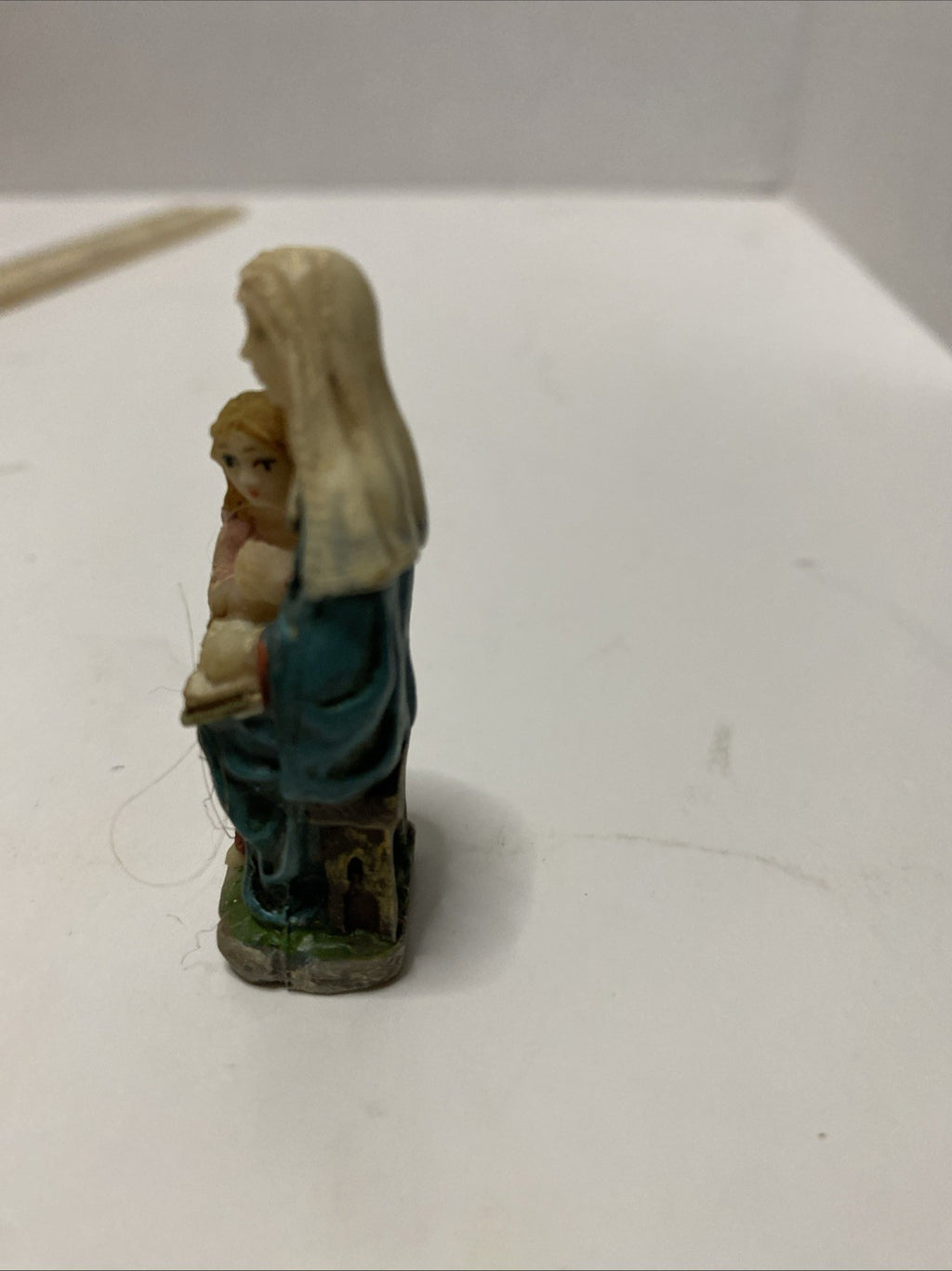 NUN TEACH BIBLE STUDY GIRL MINIATURE RESIN RELIGIOUS FIGURINE CATHOLIC CHURCH