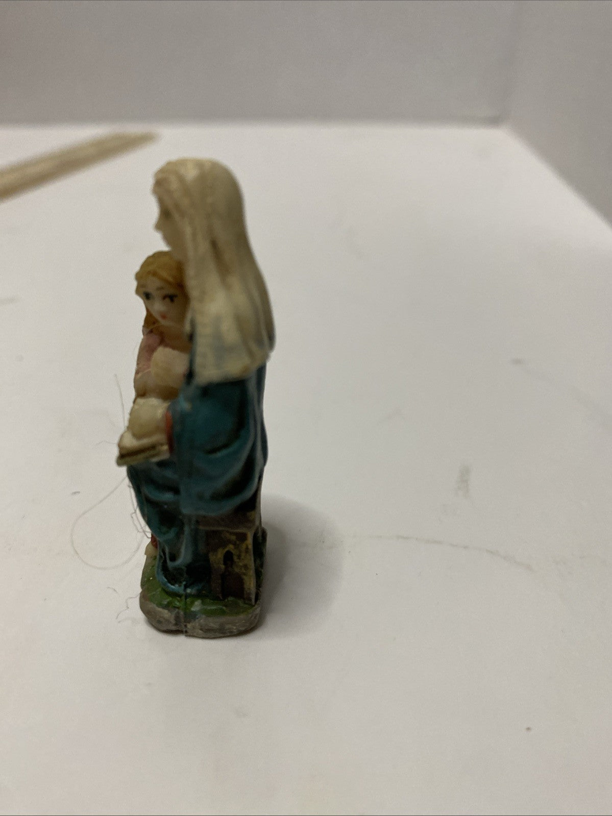 NUN TEACH BIBLE STUDY GIRL MINIATURE RESIN RELIGIOUS FIGURINE CATHOLIC CHURCH