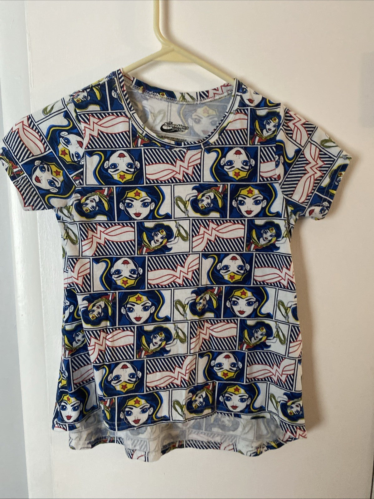 Wonder woman size 7/8 medium superhero girls short sleeve T-shirt