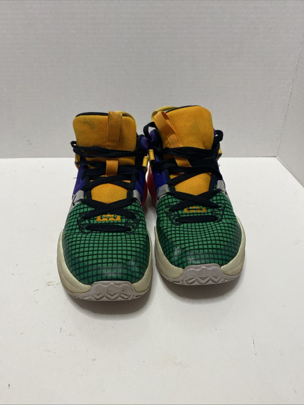 Nike Basketball Shoes Colorful Design Athletic Sneakers Kids 4.5 Y