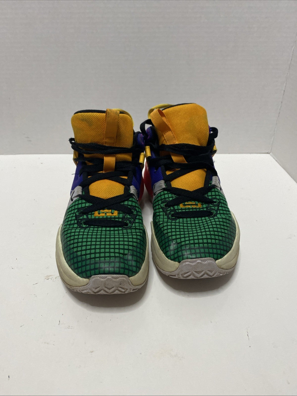 Nike Basketball Shoes Colorful Design Athletic Sneakers Kids 4.5 Y