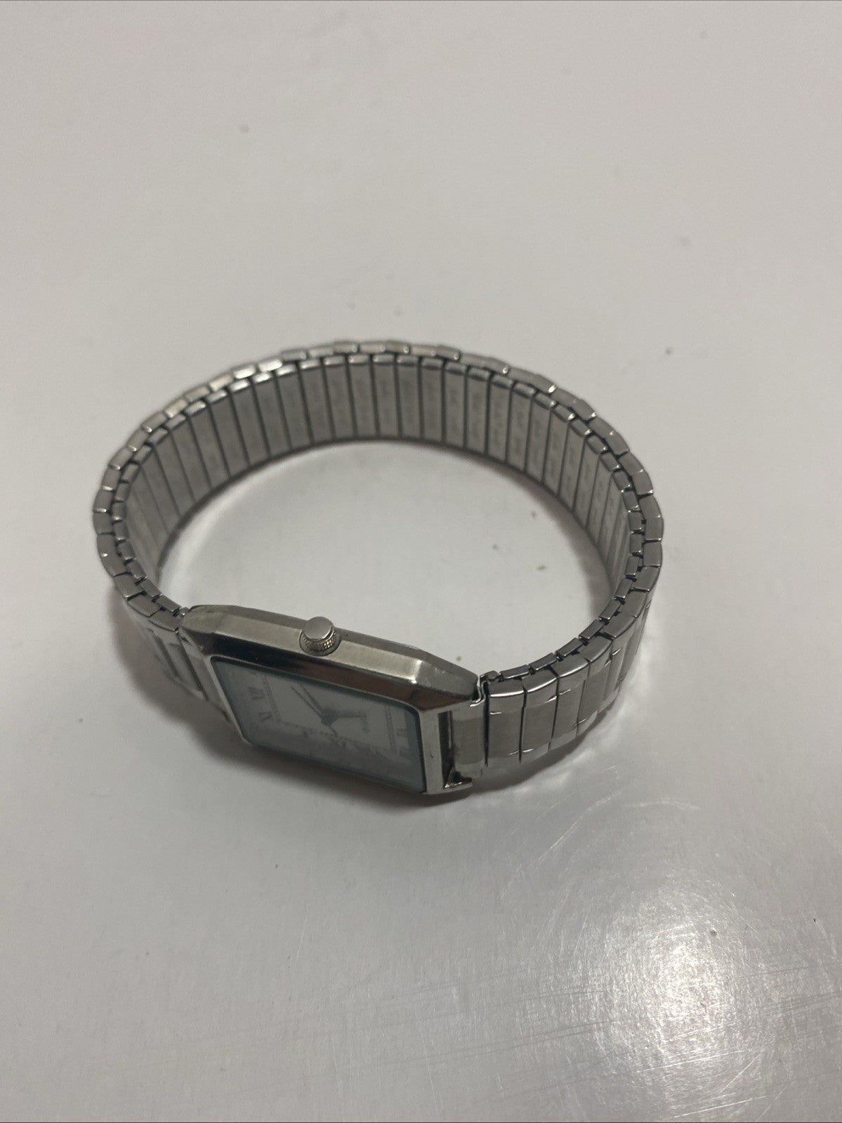 SKC men’s wristwatch quartz flexible wristband needs battery