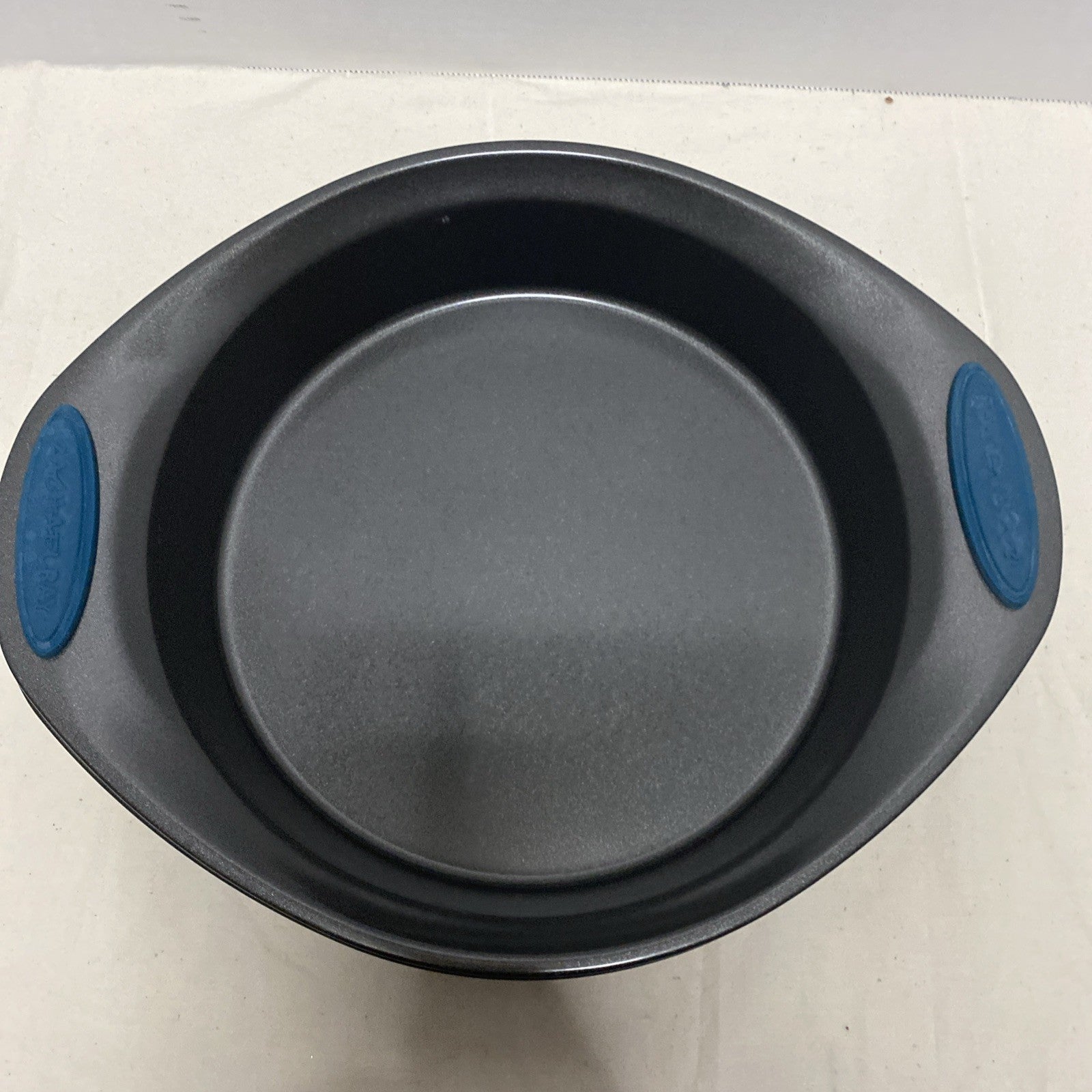 Rachael Ray Nonstick Cake Pan, Round, Grip Handles, 9" Gray Metal