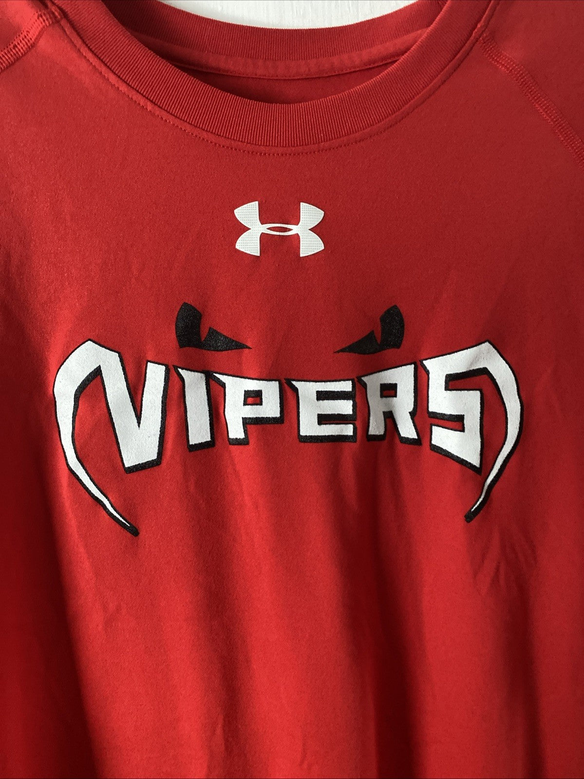 Under Armour Heat Gear Loose Fit Viper Red Shirt Men's Large Short Slv