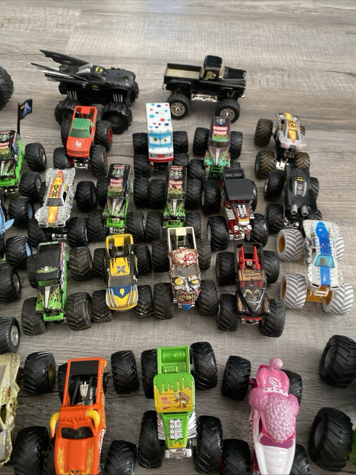 Hot Wheels 1:64 Monster Jam 4x4 Trucks - 37 Cars Batman, Grave Digger, And More