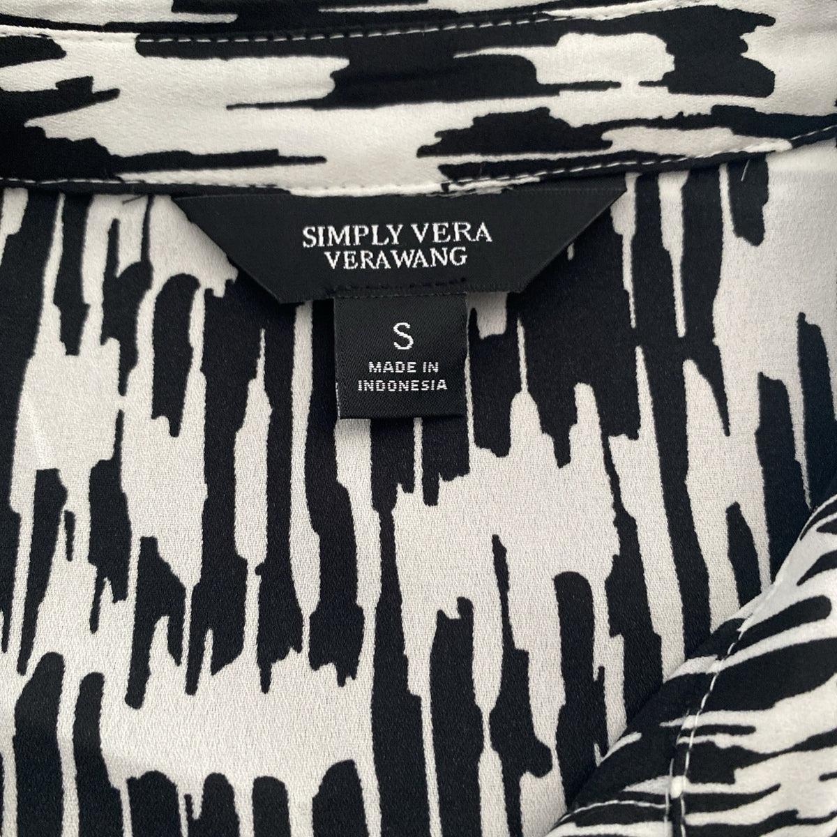 Simply Vera Vera Wang small women’s top Tie front long sleeve black-and-white