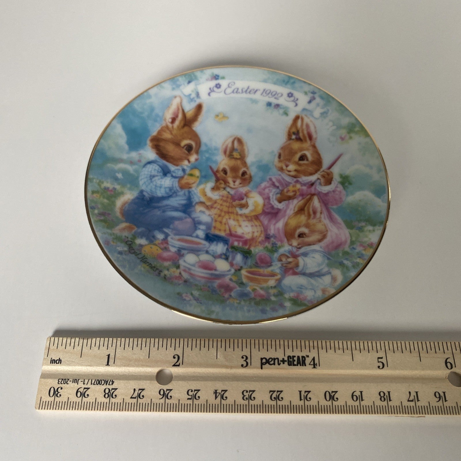 Avon Colorful moments 1992 Easter Plate Porcelain Trimmed In 22k Gold 5”