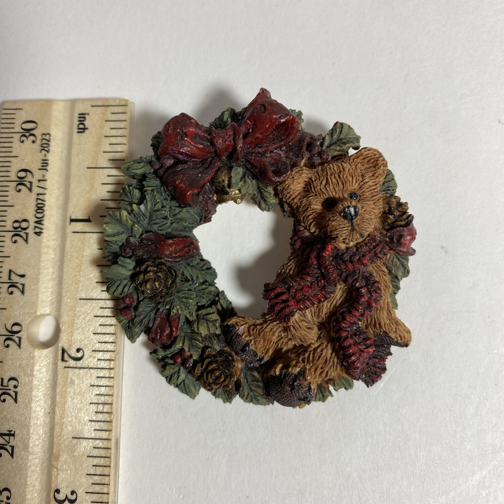 Boyds Bears Pin Brooch Christmas Wreath Holiday Clothing Accessory