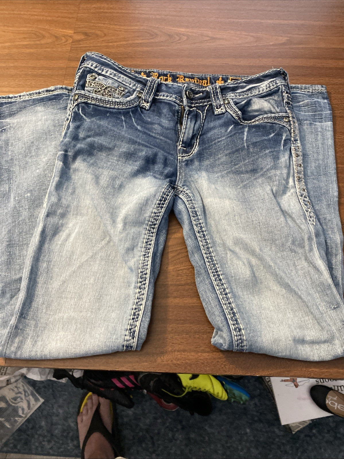 rock revival jeans womens 28x32 bootcut Mid-rise Yanka