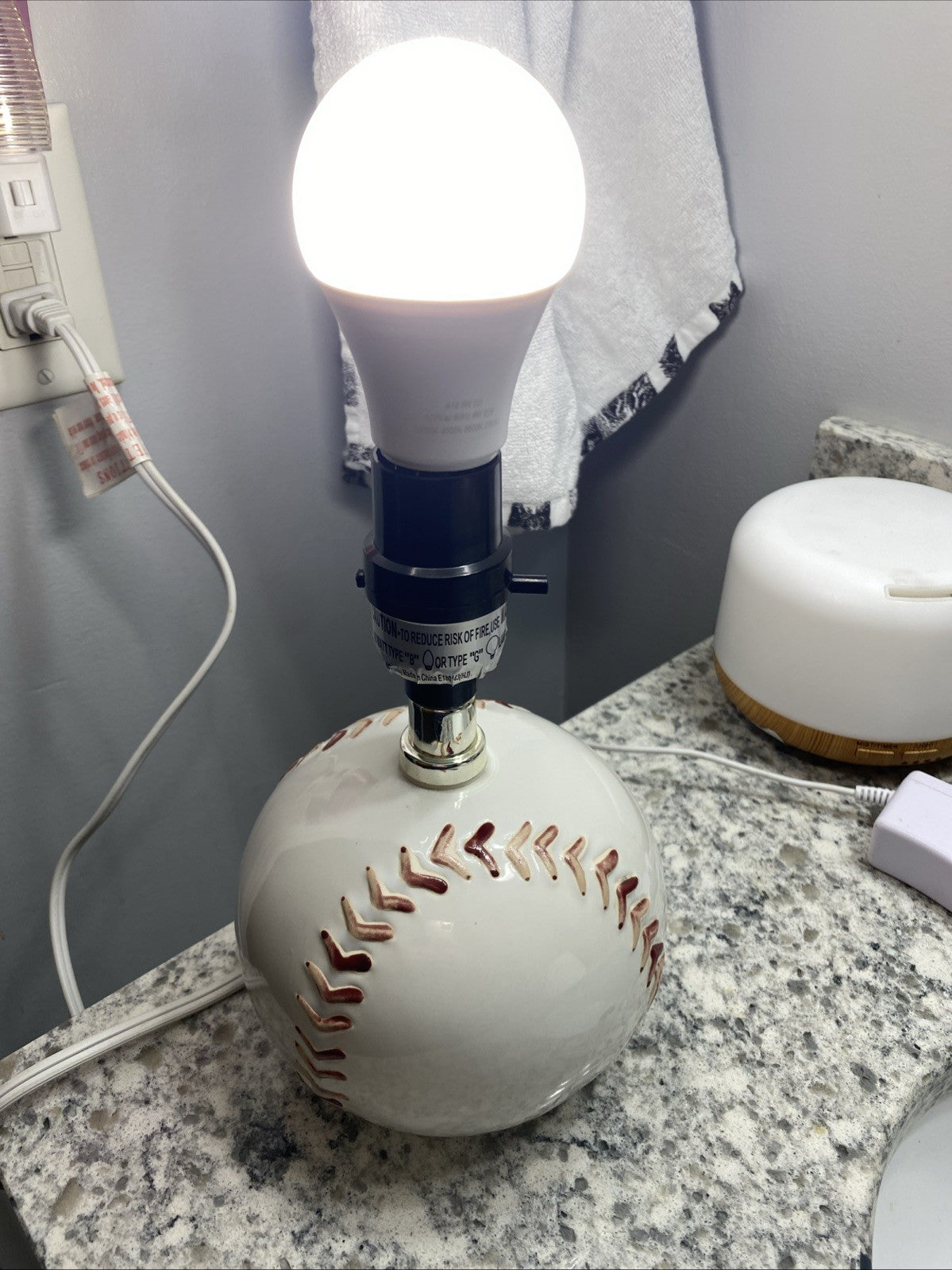 Ceramic 40-Watt Baseball Table Dresser Lamp ~ Sports, Boys Bedroom, Softball 