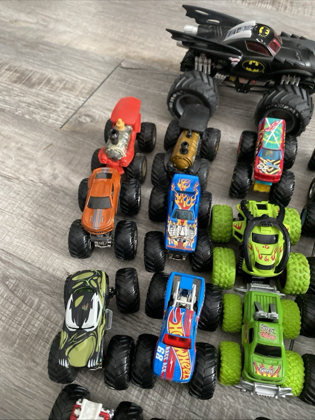 Hot Wheels 1:64 Monster Jam 4x4 Trucks - 37 Cars Batman, Grave Digger, And More