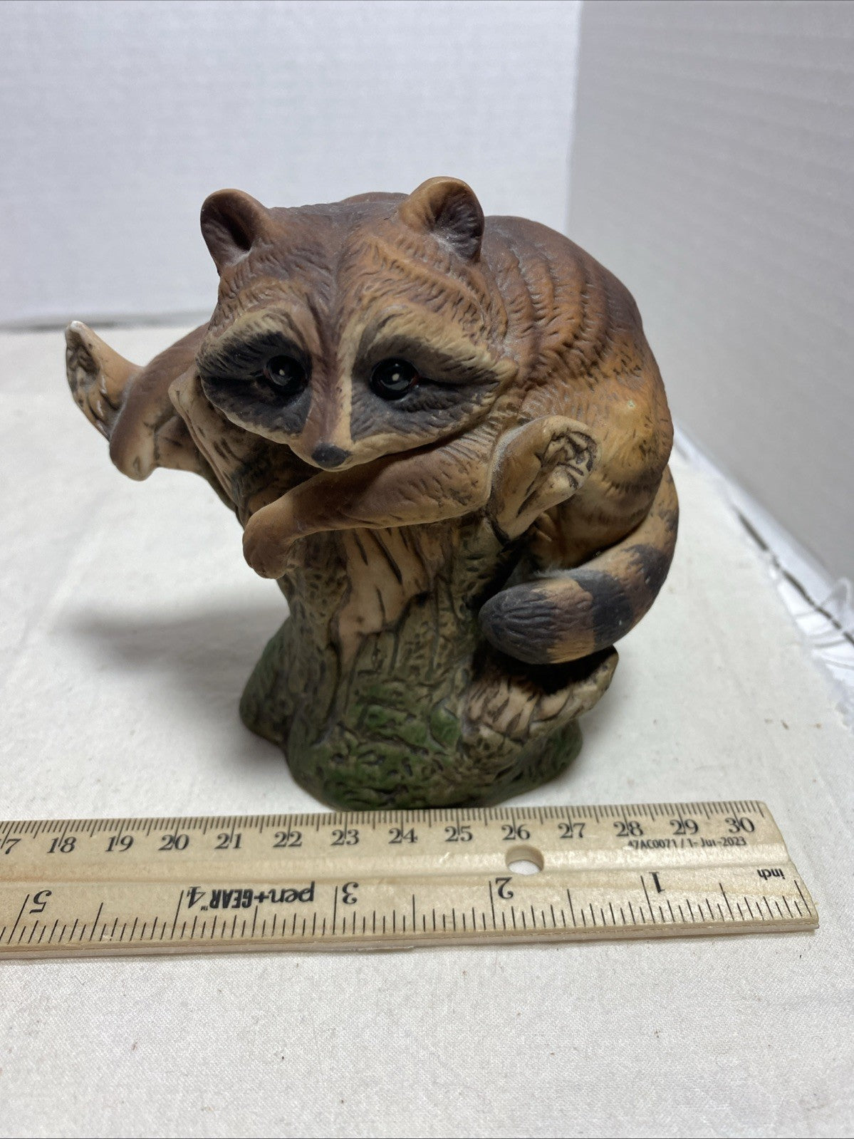 Raccoon on Tree Stump Enesco  Ceramic Bisque Figurine  5 in E9025