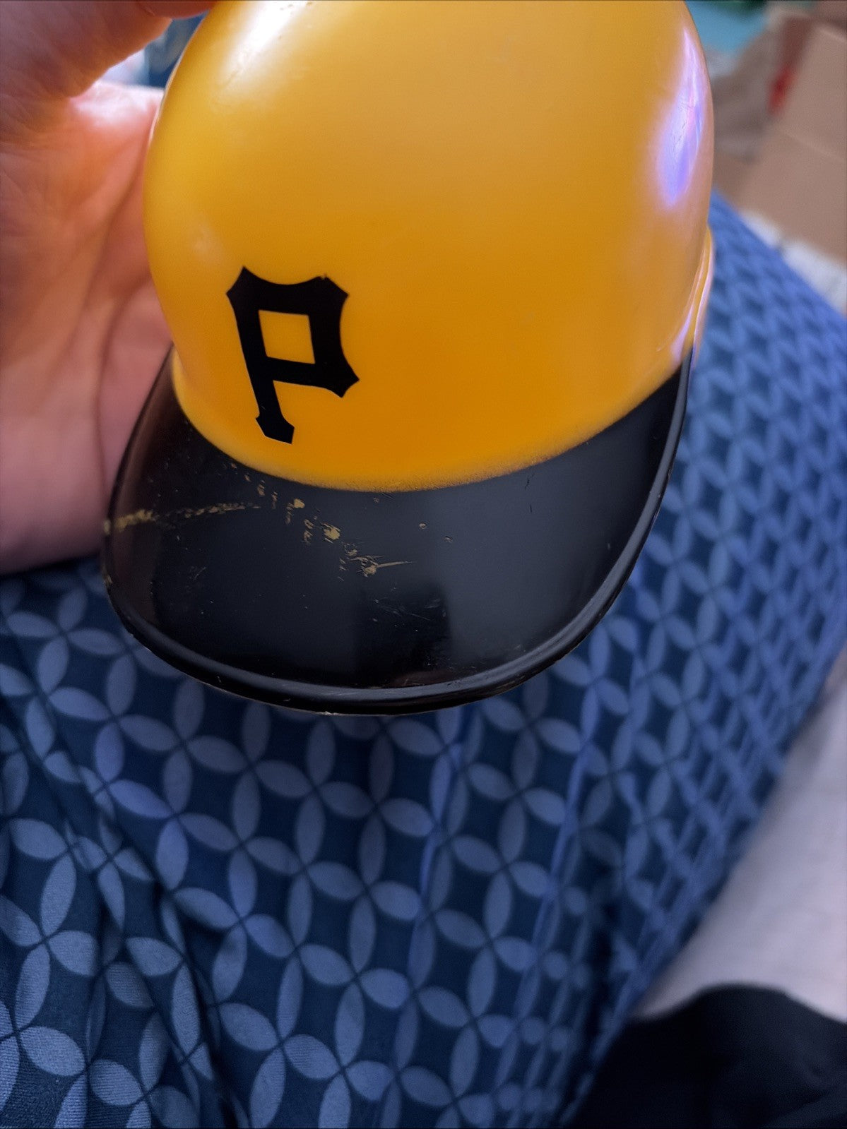 VTG Retro 1970’s PITTSBURGH PIRATES MLB Plastic Helmet Bank w/ Stopper on Bottom